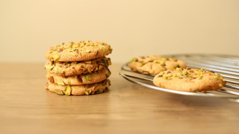 Cookies à la pistache : hacher sans réduire les pistaches en pâte